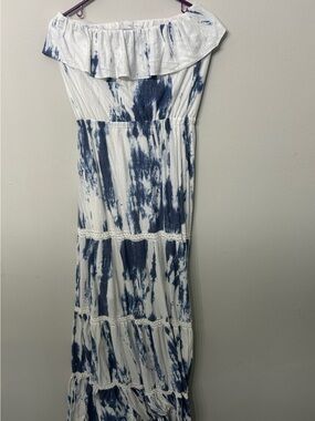 Off-Shoulder Tie-Dye Maxi Dress in White & Navy